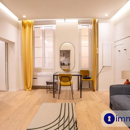 Air-conditioned In Old Apartamento Niza