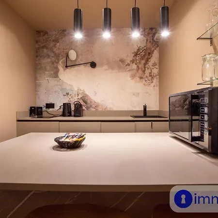 Air-conditioned In Old Niza