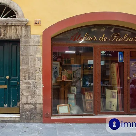 Air-conditioned In Old