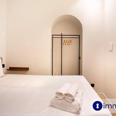 Air-conditioned In Old Daire Nice
